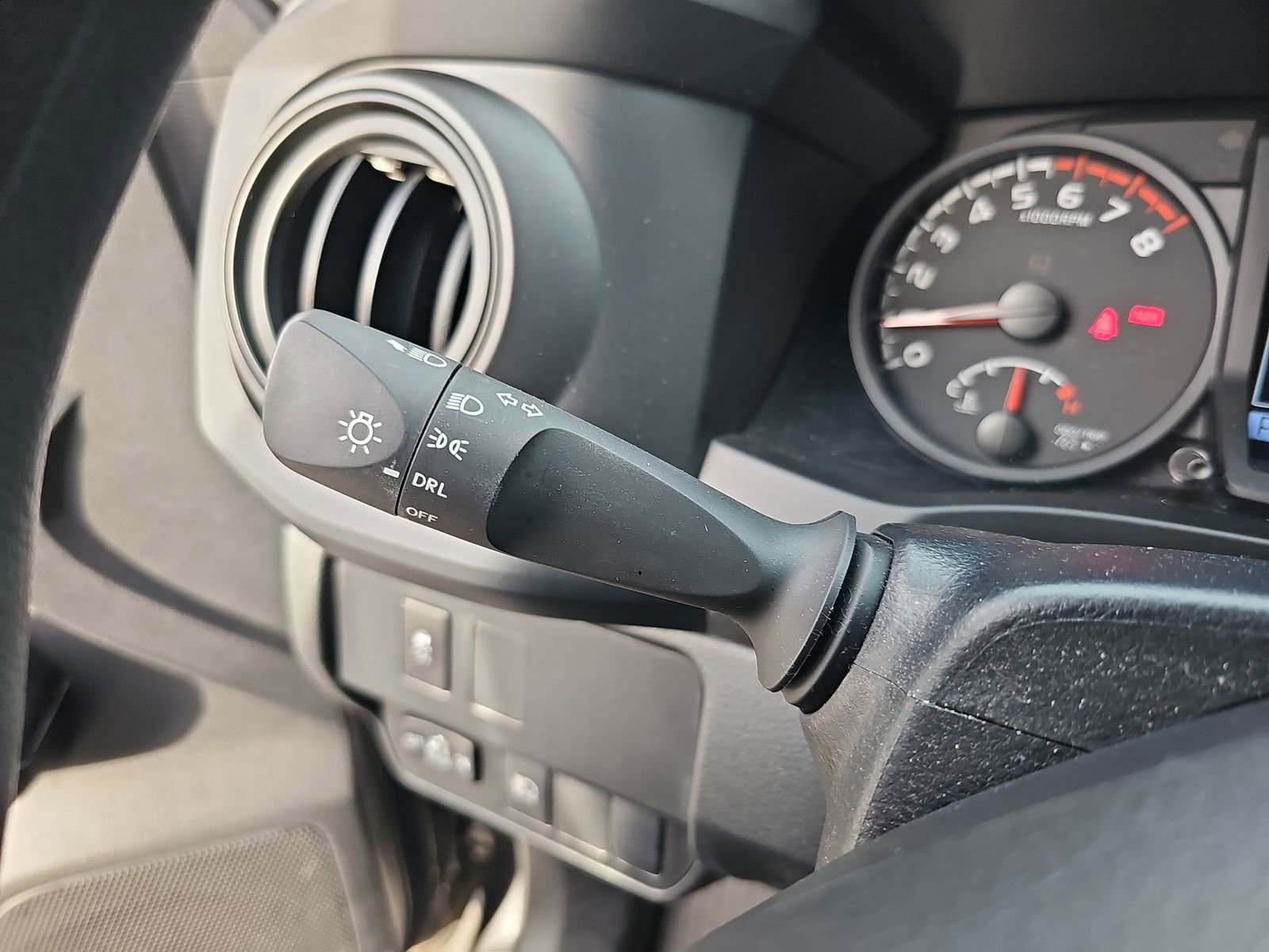 Used 2022 Toyota Tacoma SR w/ SR Convenience Package image 19