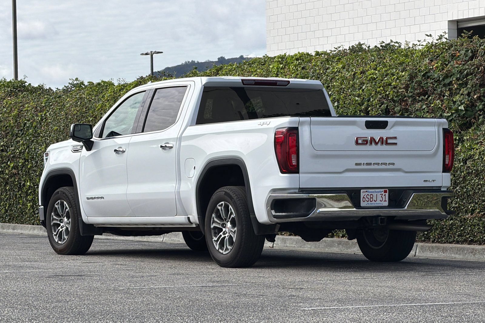 Used 2025 GMC Sierra 1500 SLT AWD/4WD image 6
