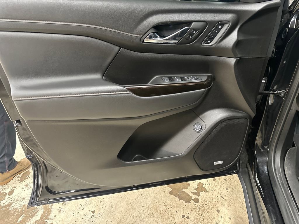 Certified 2023 GMC Acadia AT4 w/ Preferred Package AWD/4WD image 15