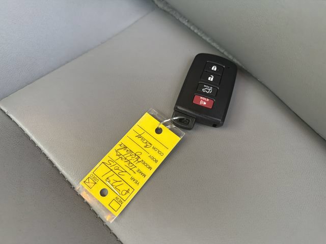 Used 2015 Toyota Highlander XLE AWD/4WD image 35