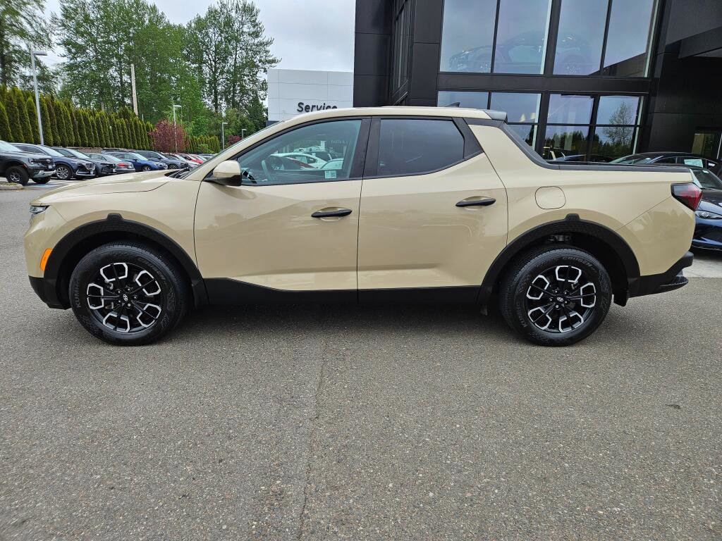 Used 2024 Hyundai Santa Cruz SE AWD/4WD image 2