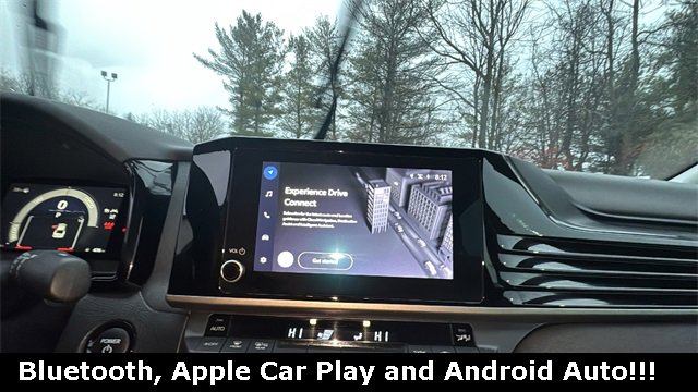 Used 2025 Toyota Camry LE image 3