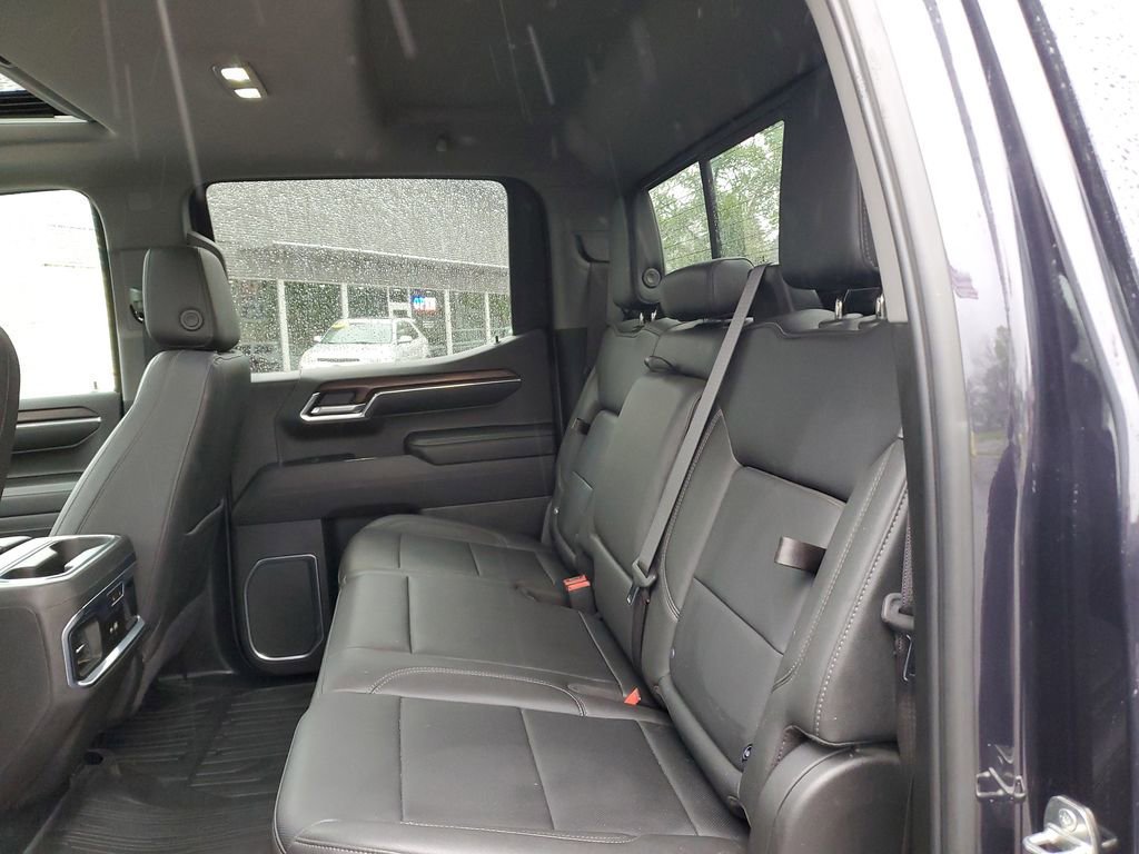 Used 2022 GMC Sierra 1500 SLT w/ SLT Premium Plus Package AWD/4WD image 9