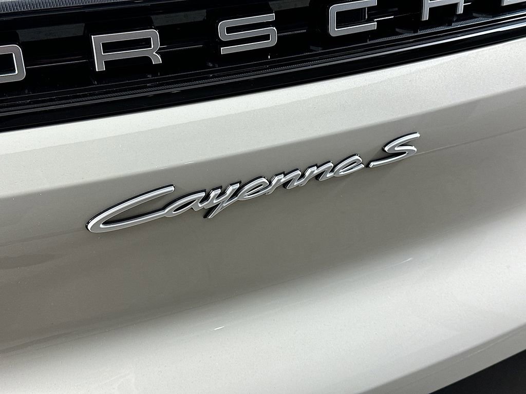 Used 2025 Porsche Cayenne S image 34