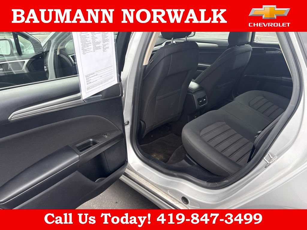 Used 2019 Ford Fusion SE FWD image 34