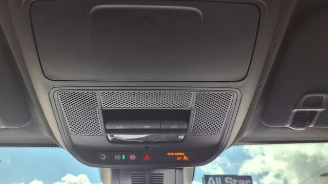 Used 2025 GMC Terrain Elevation w/ Elevation Premium Package image 23