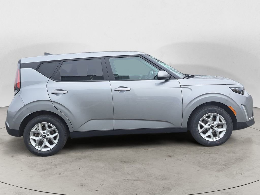 Used 2024 Kia Soul LX w/ Option Group 015 image 2