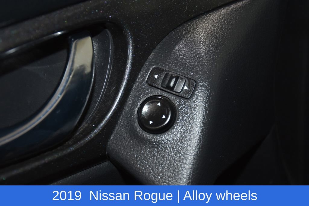 Used 2019 Nissan Rogue SV FWD image 21