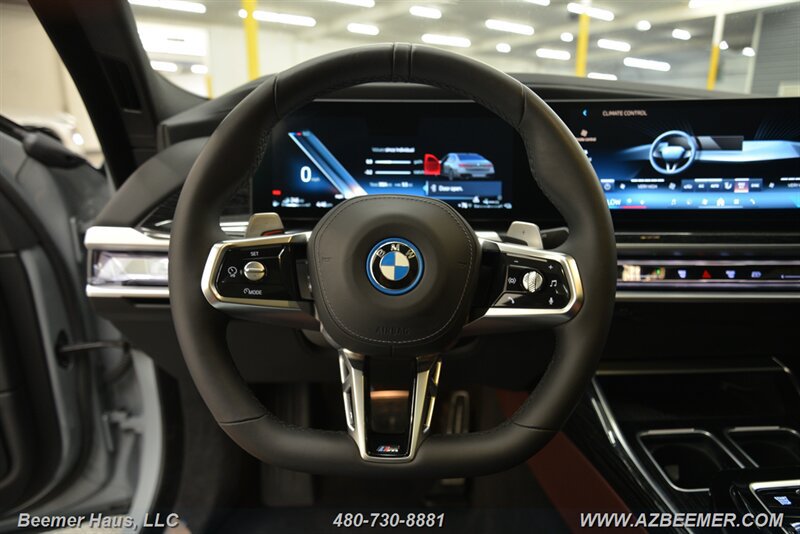 Used 2025 BMW 750e xDrive w/ Premium Package AWD/4WD image 33