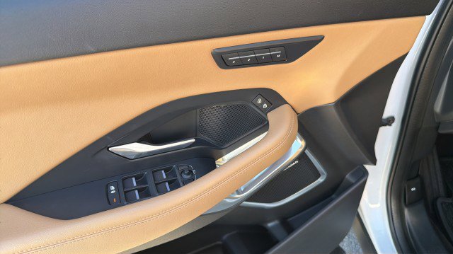 Certified 2021 Jaguar E-PACE SE image 22