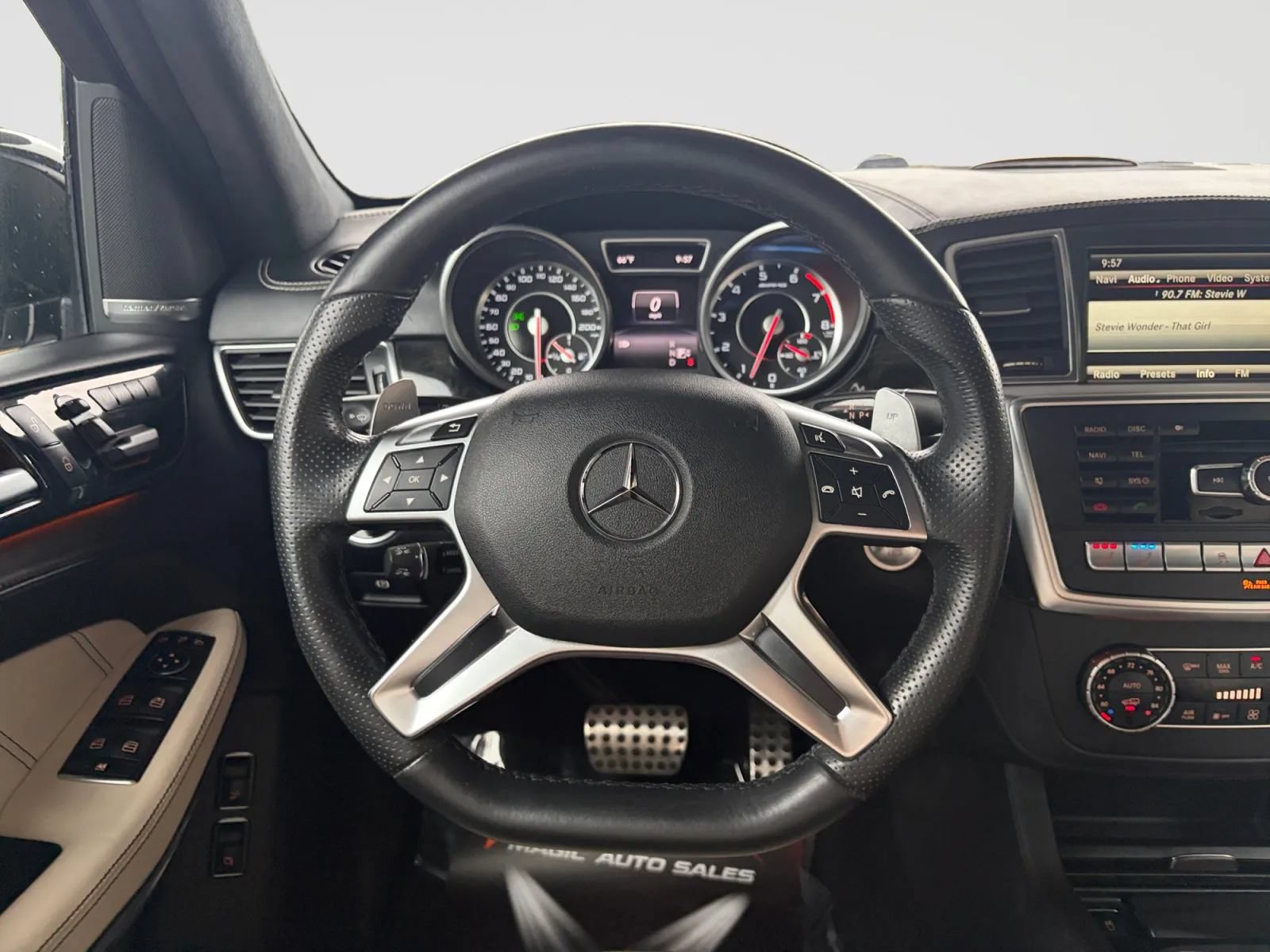 Used 2014 Mercedes-Benz GL 63 AMG 4MATIC image 29