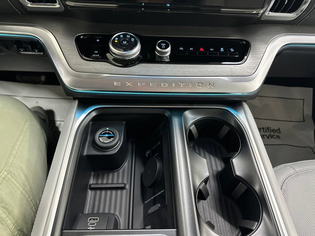 New 2027 Ford Expedition Platinum w/ Platinum Ultimate Package AWD/4WD image 47