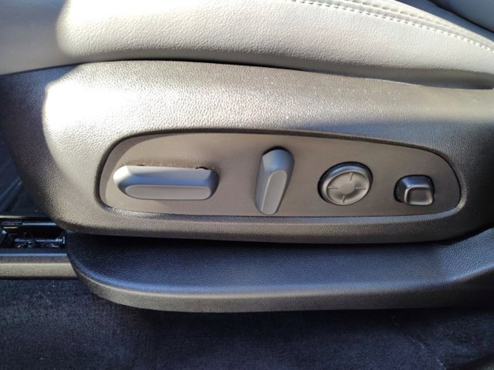 Used 2023 Buick Enclave Premium w/ Experience Buick Package image 12