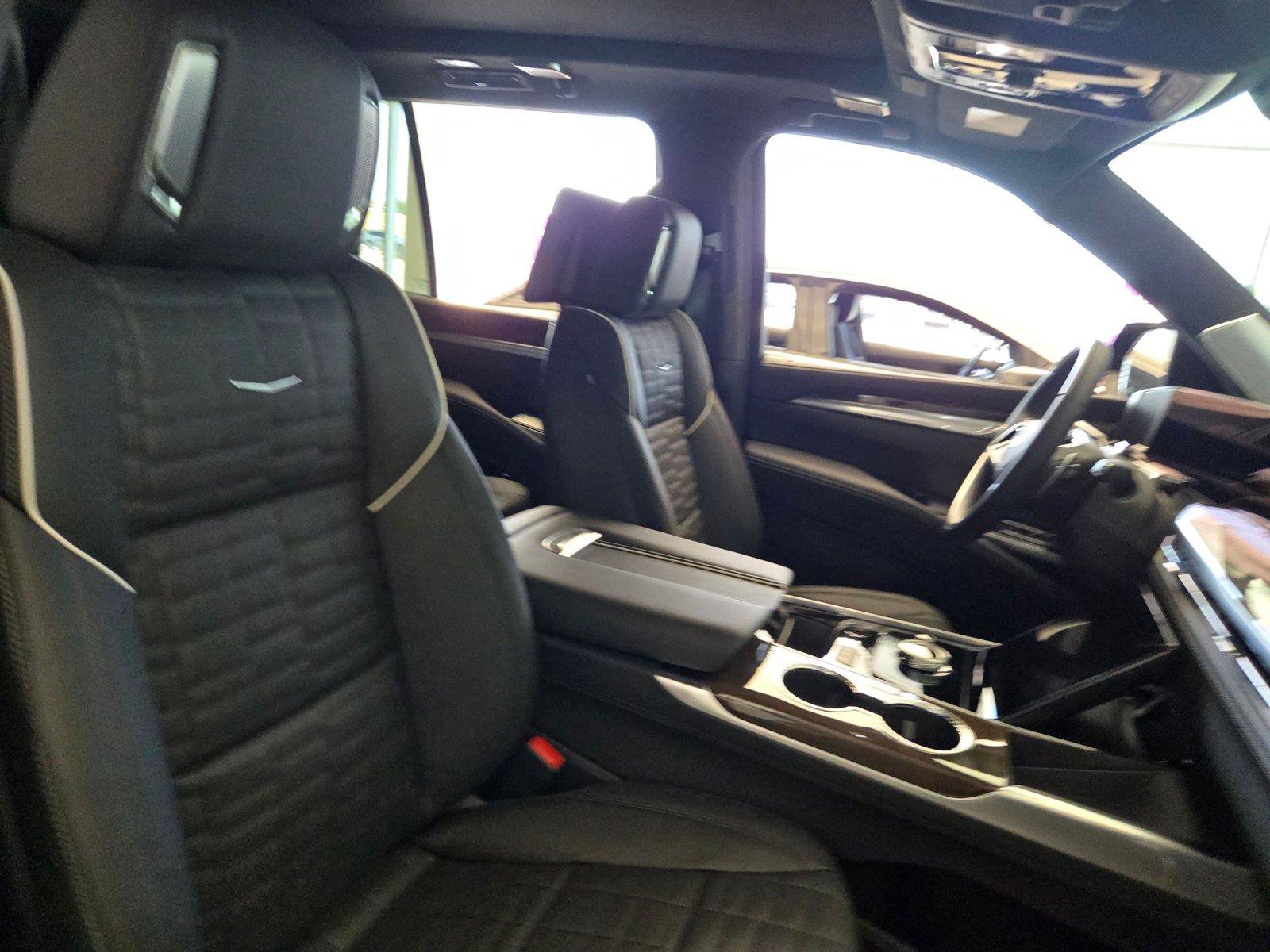 New 2026 Cadillac Escalade Platinum Sport w/ LPO, ONYX Package AWD/4WD image 16