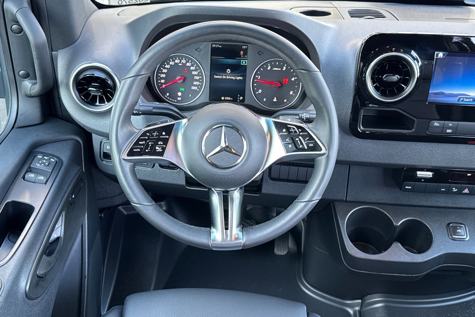 Used 2025 Mercedes-Benz Sprinter 2500 image 14