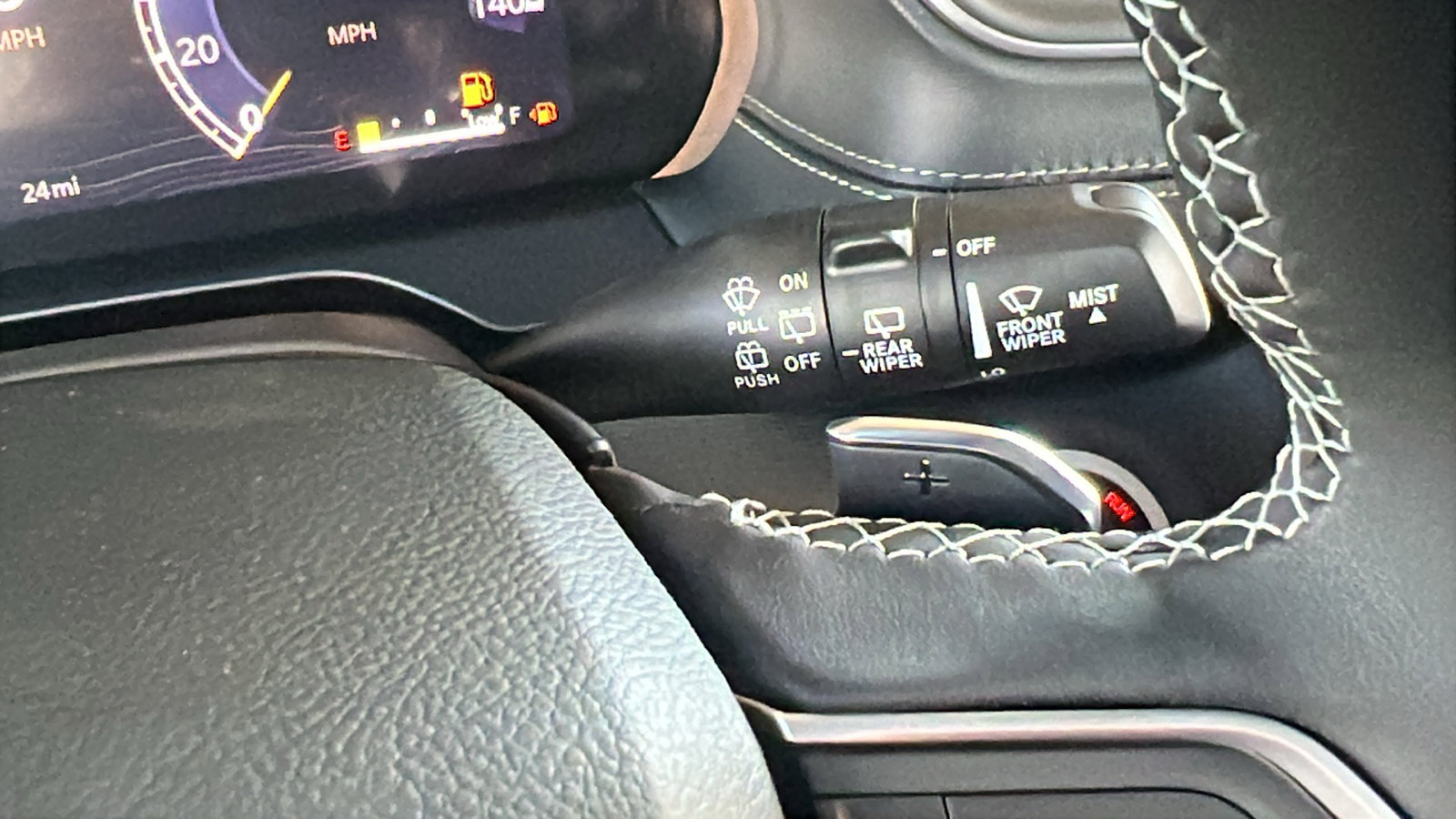 New 2025 Jeep Grand Cherokee Altitude image 29