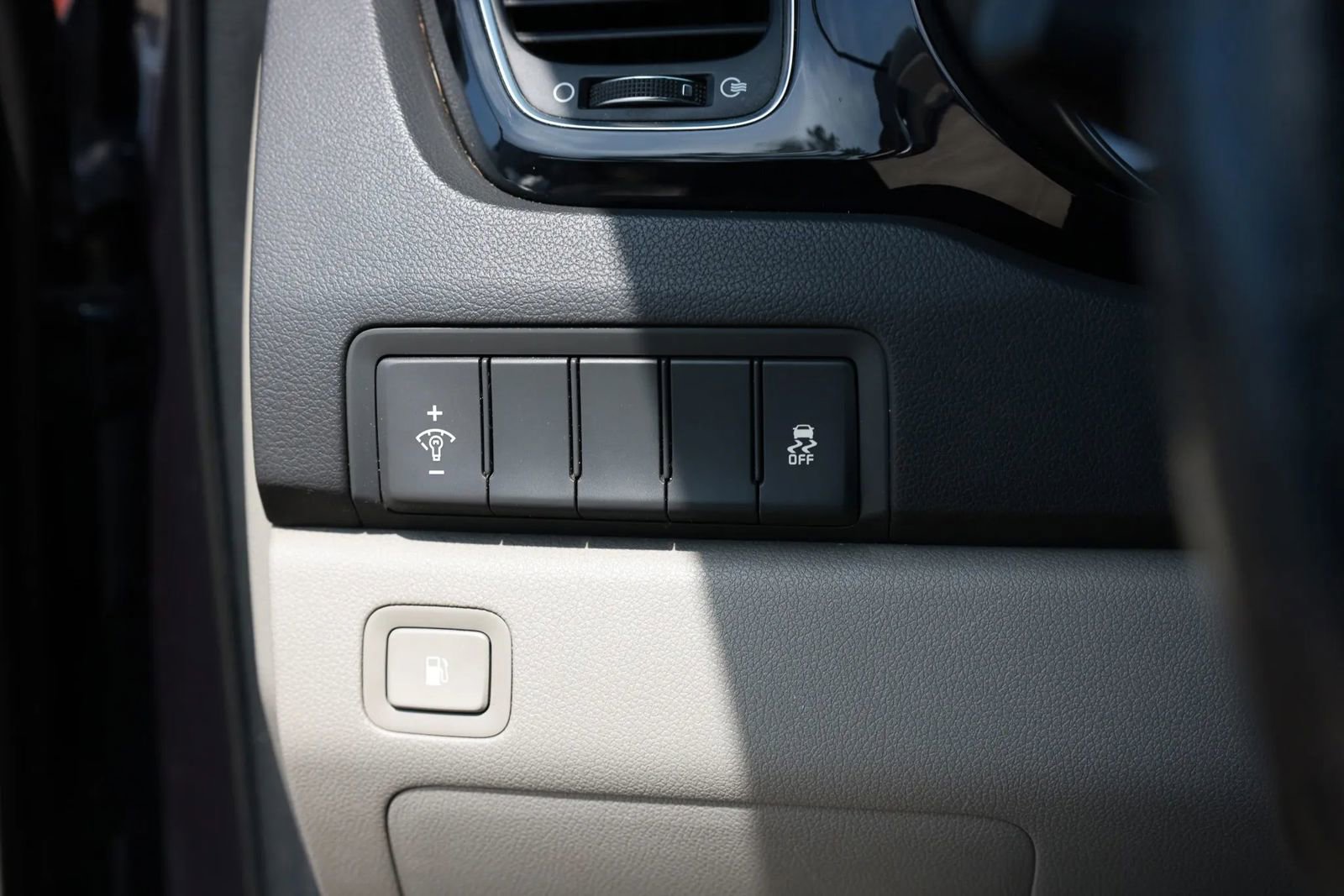 Used 2015 Kia Sedona EX image 48