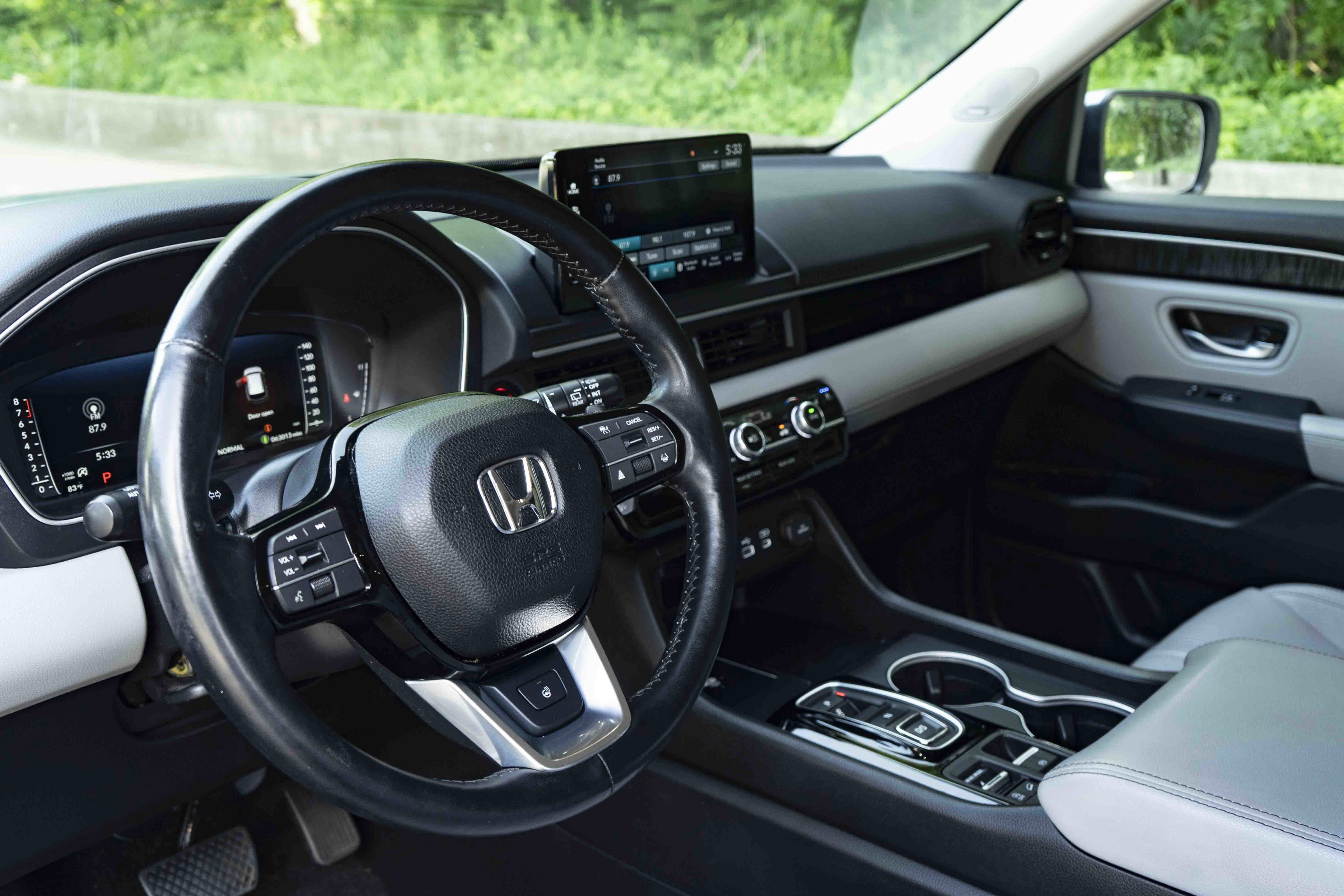 Used 2024 Honda Pilot Elite image 16