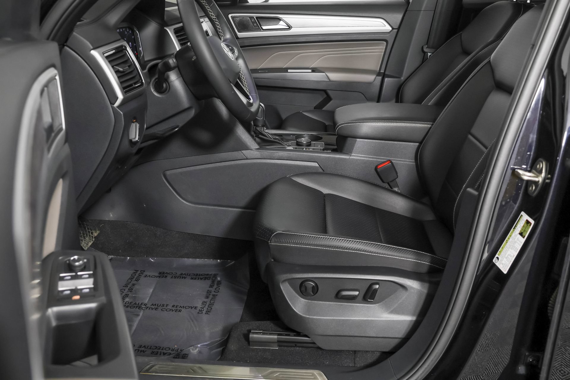 Certified 2023 Volkswagen Atlas Cross Sport SE w/ Panoramic Sunroof Package AWD/4WD image 25