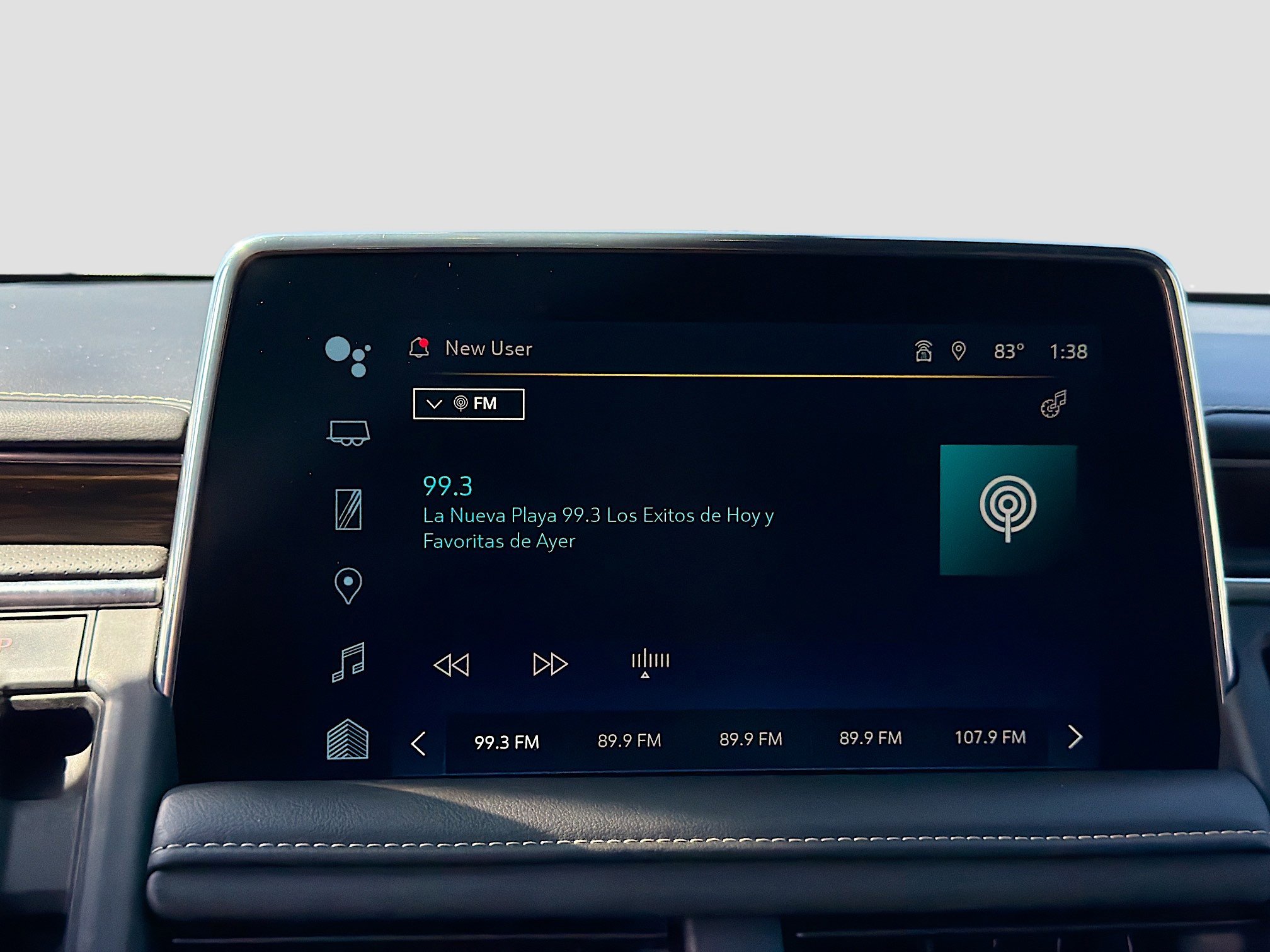 Used 2023 Chevrolet Suburban Premier image 29