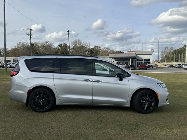 New 2026 Chrysler Pacifica Limited w/ S Appearance Package image 5