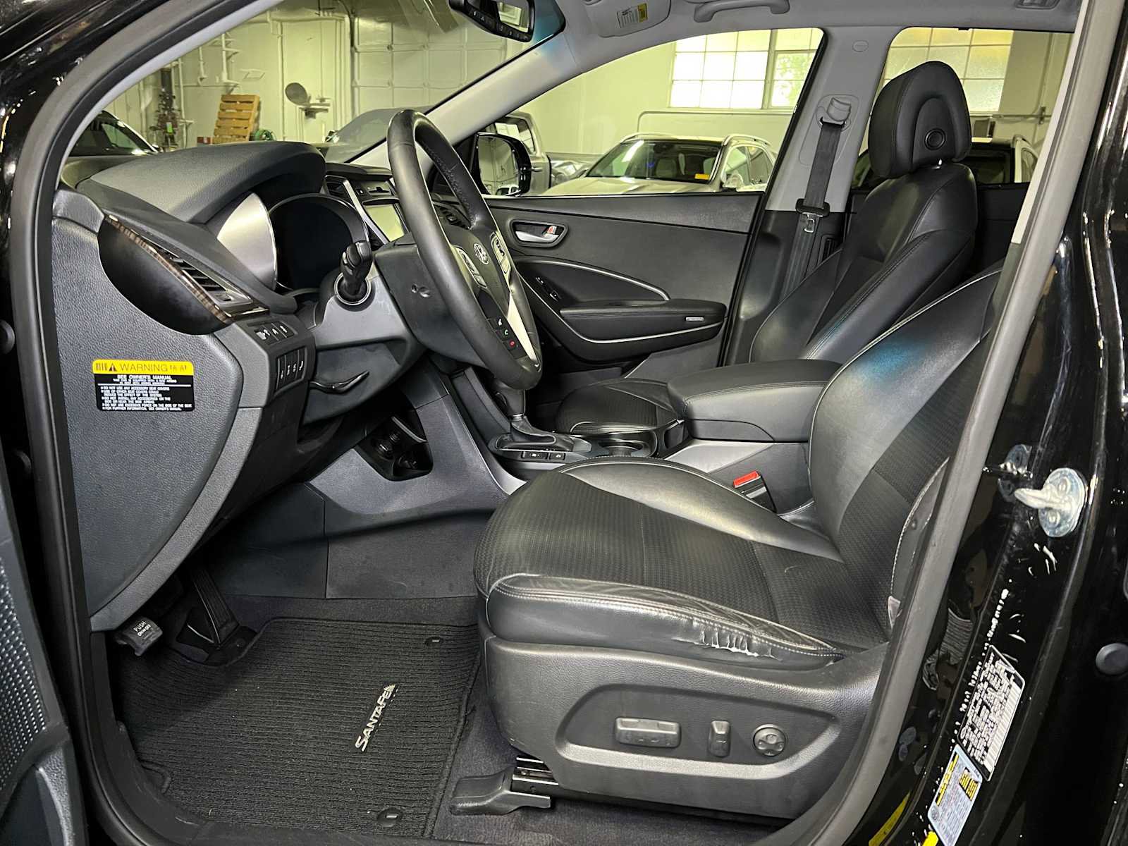 Used 2014 Hyundai Santa Fe Limited w/ Ultimate Package 07 image 24