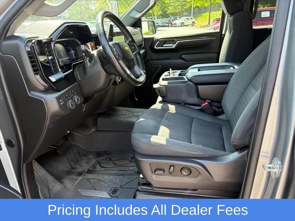 Used 2024 Chevrolet Silverado 1500 LT AWD/4WD image 17