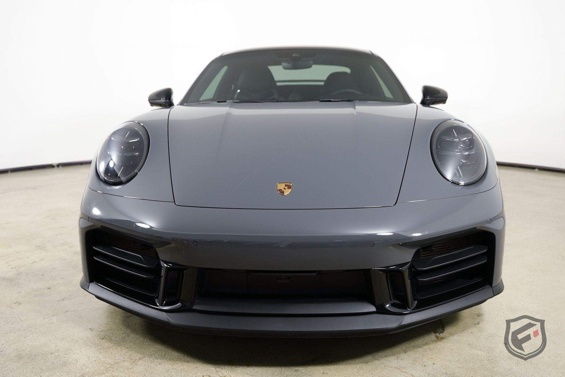 Used 2025 Porsche 911 Carrera RWD image 3