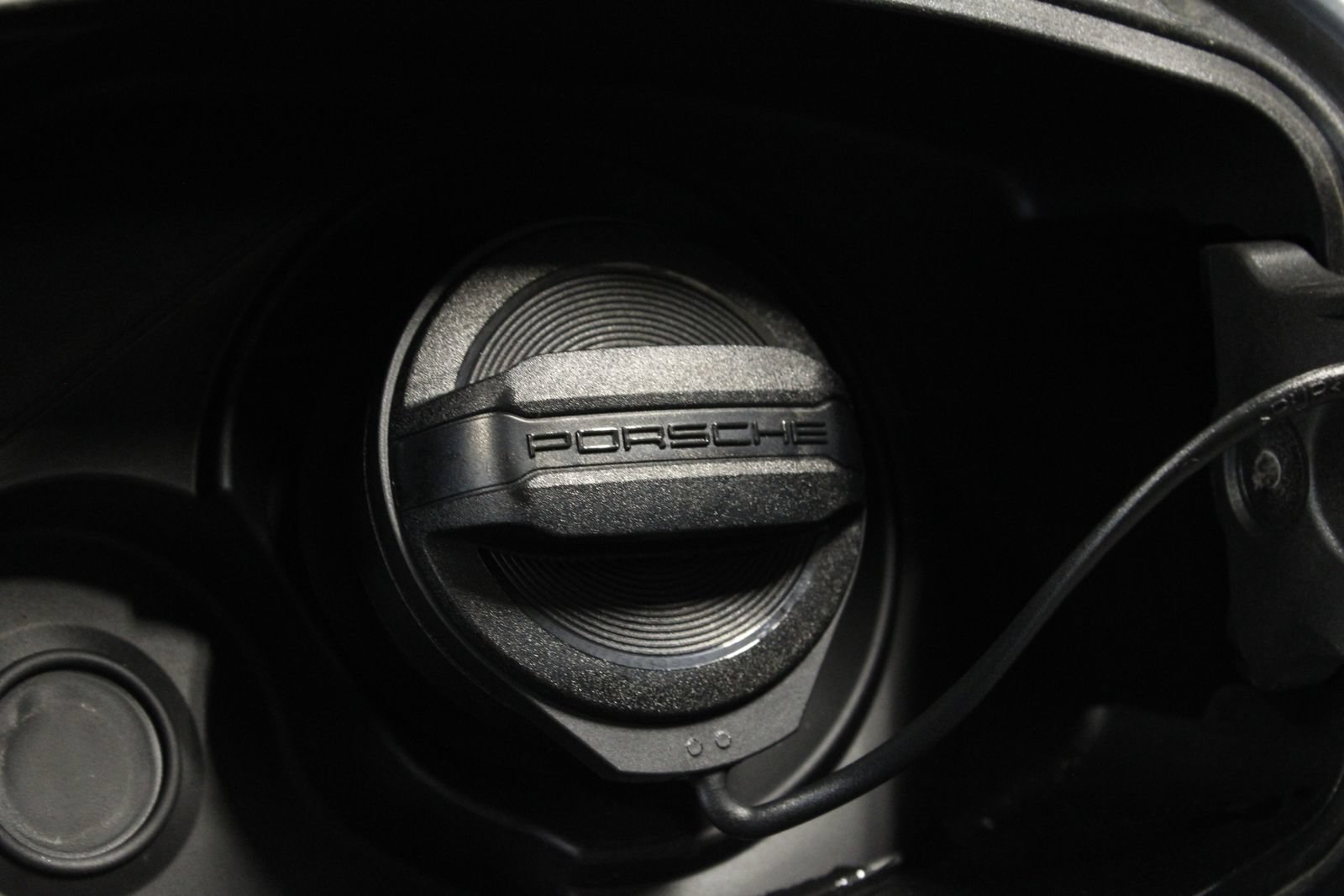 Certified 2025 Porsche Cayenne AWD/4WD image 27