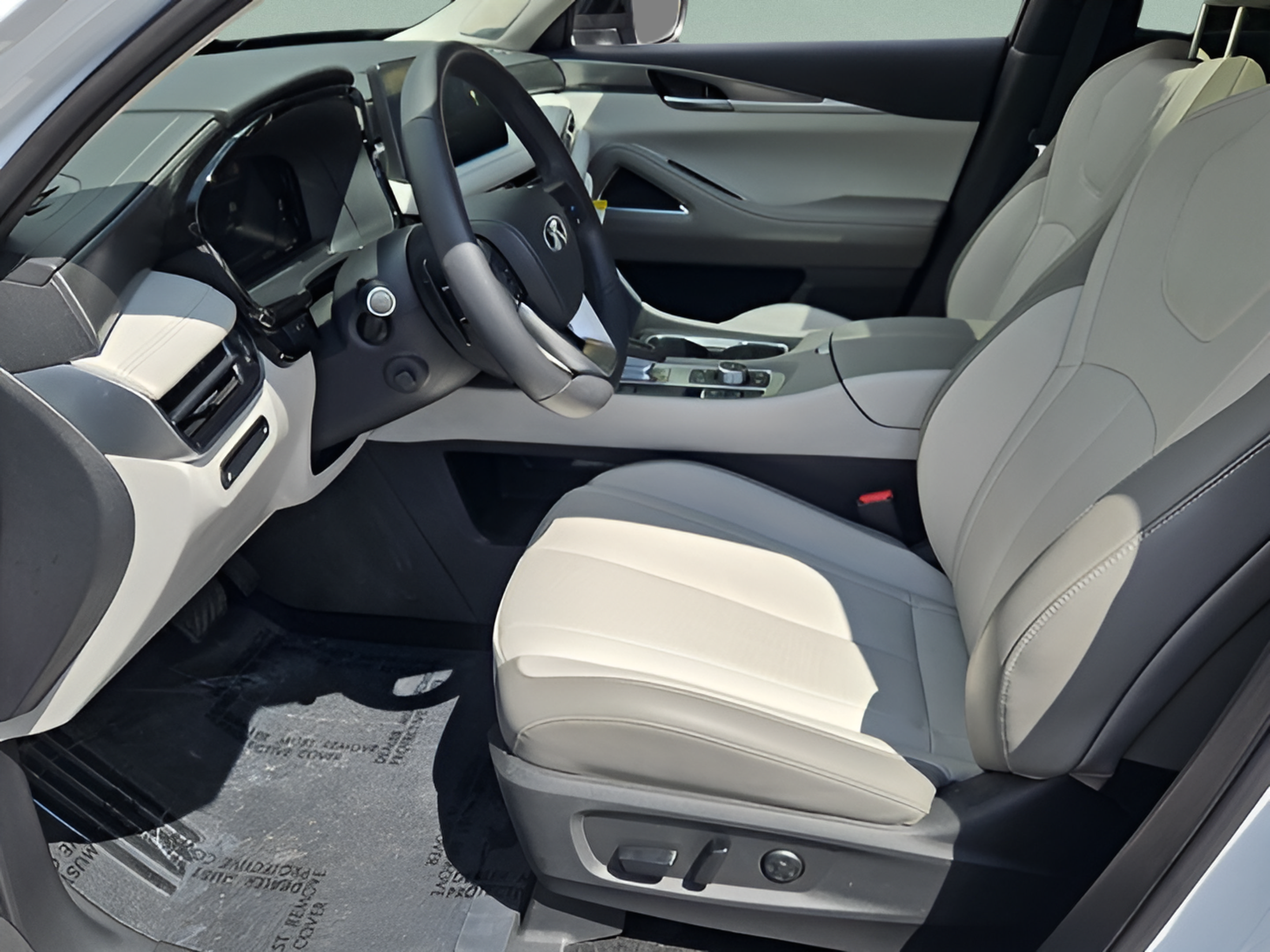 Used 2026 INFINITI QX60 Luxe w/ Cargo Package FWD image 13