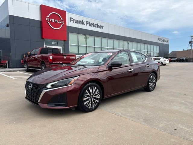 Used 2025 Nissan Altima 2.5 SV FWD image 1