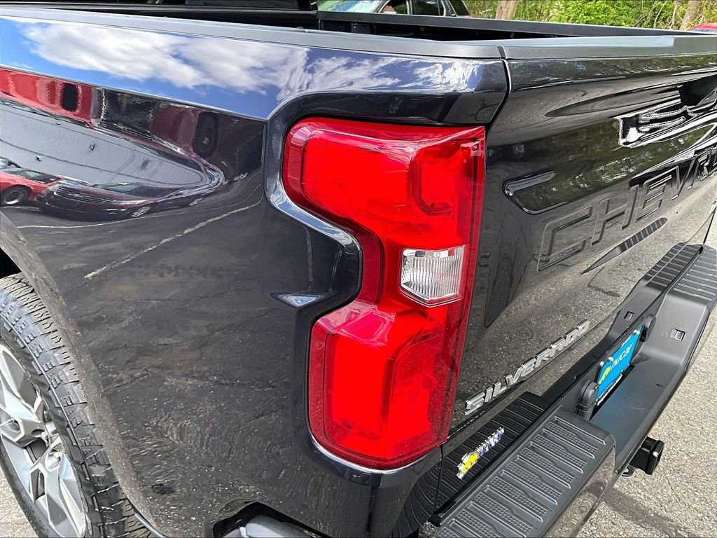 Used 2023 Chevrolet Silverado 1500 RST w/ Z71 Off-Road Package AWD/4WD image 34