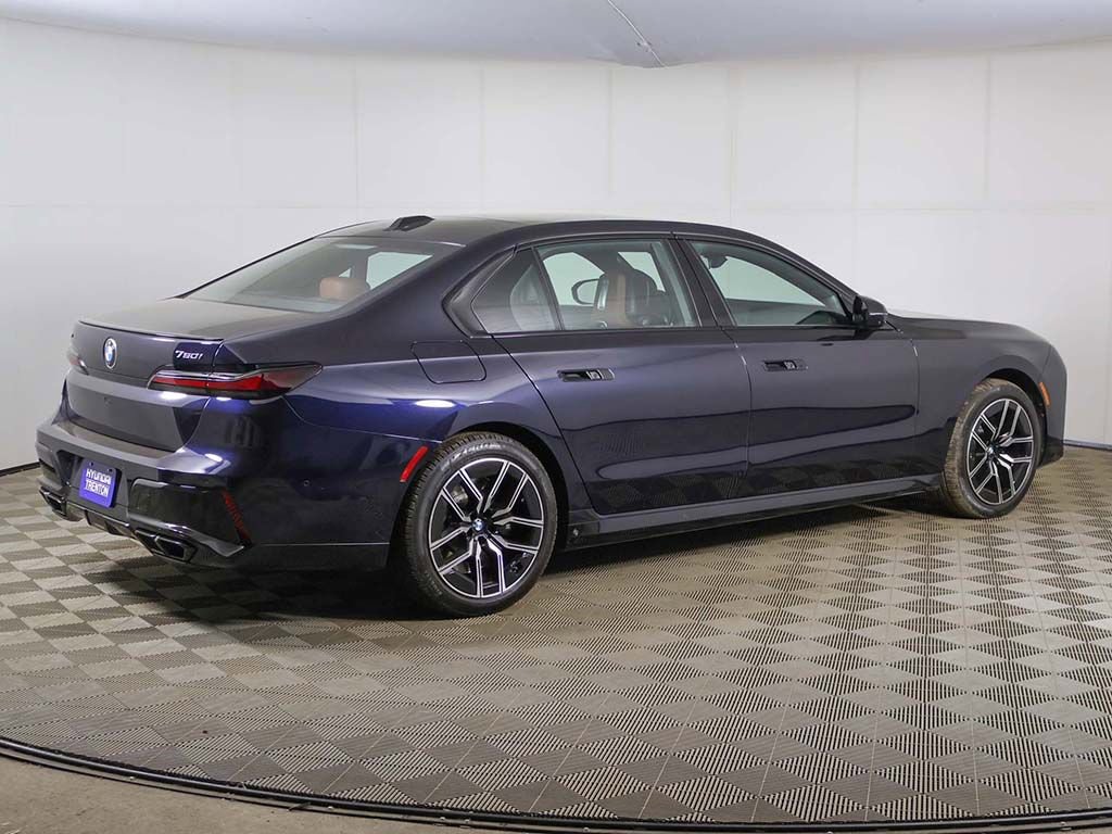 Used 2023 BMW 760i xDrive w/ Executive Package AWD/4WD image 14