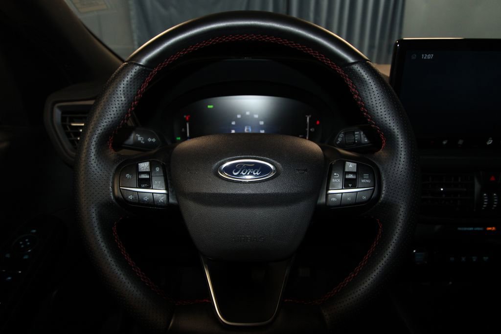 Used 2025 Ford Escape ST-Line Select w/ Tech Pack #1 AWD/4WD image 11