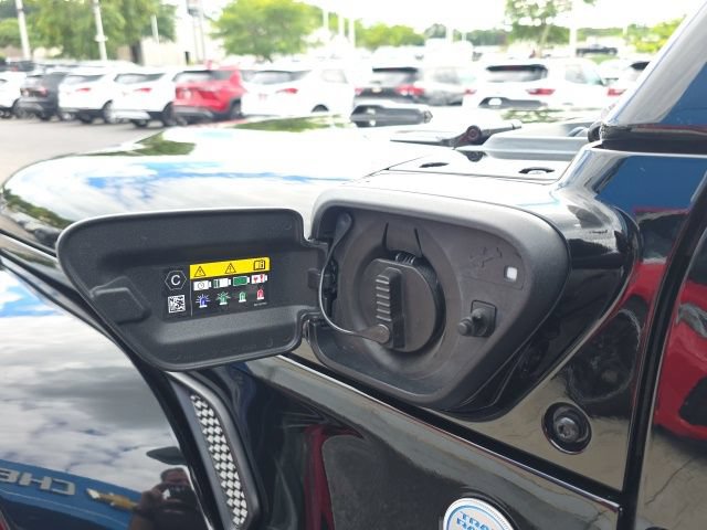 Used 2024 Jeep Wrangler Unlimited Sahara w/ Technology Group AWD/4WD image 15