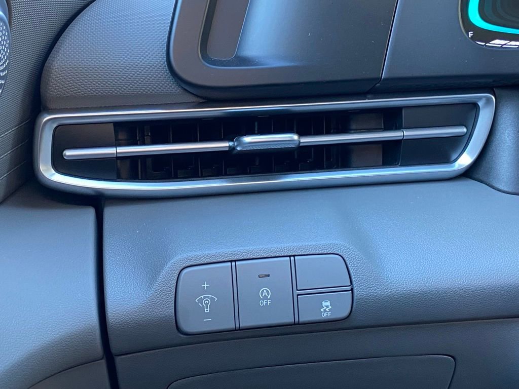 Certified 2024 Hyundai Elantra SE image 10