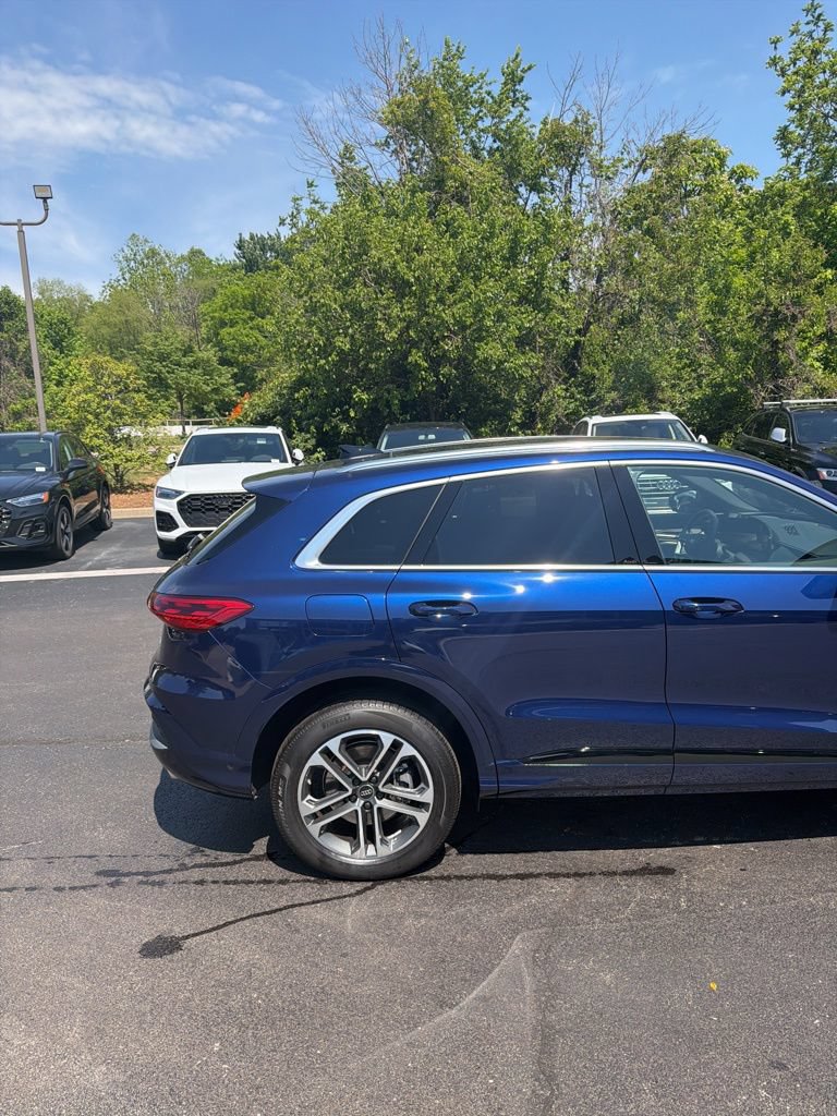 Certified 2025 Audi Q5 Premium w/ Convenience Package AWD/4WD image 5