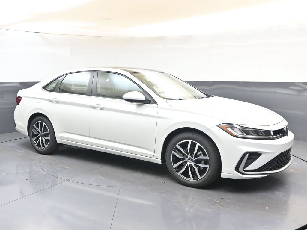 Used 2026 Volkswagen Jetta SE FWD image 7