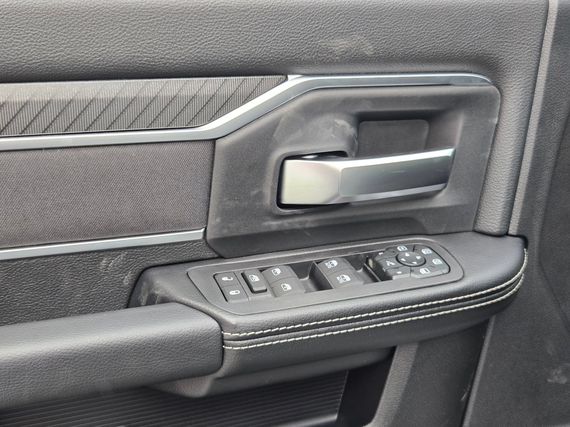 New 2026 RAM 2500 Big Horn AWD/4WD image 18