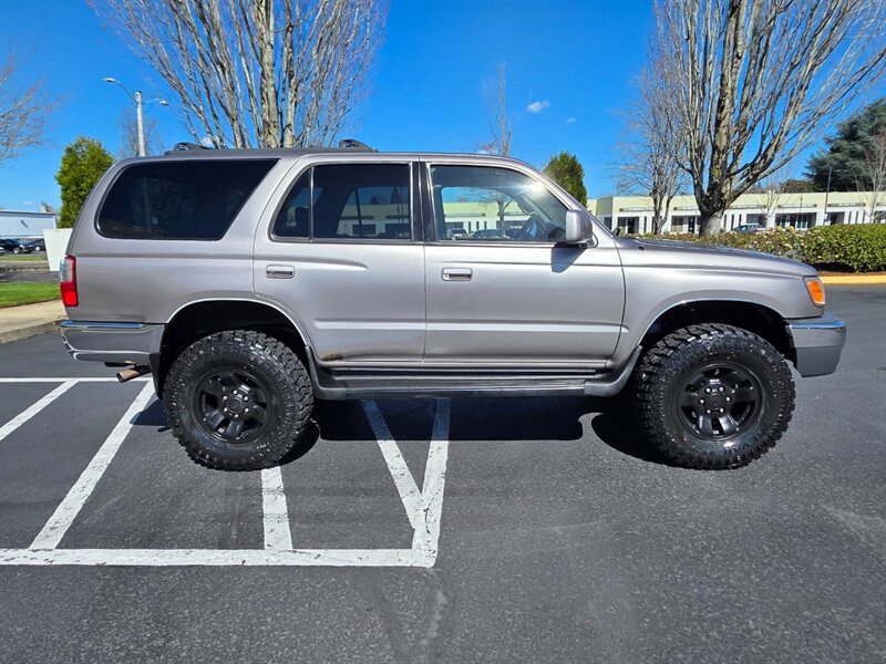 Used 2001 Toyota 4Runner SR5 image 4