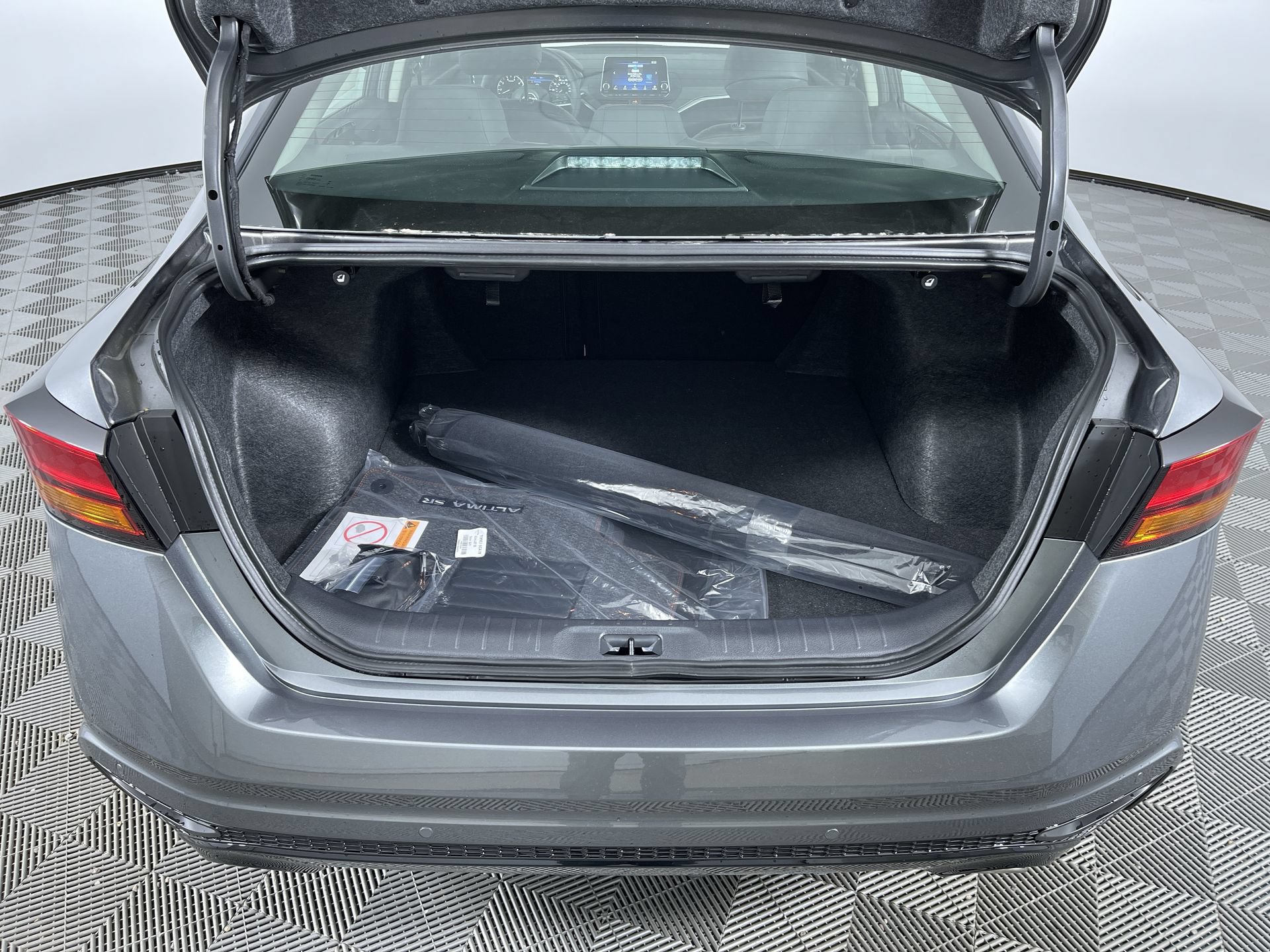 Certified 2025 Nissan Altima 2.5 SR AWD/4WD image 22