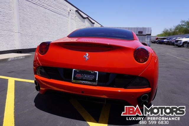 Used 2014 Ferrari California RWD image 46