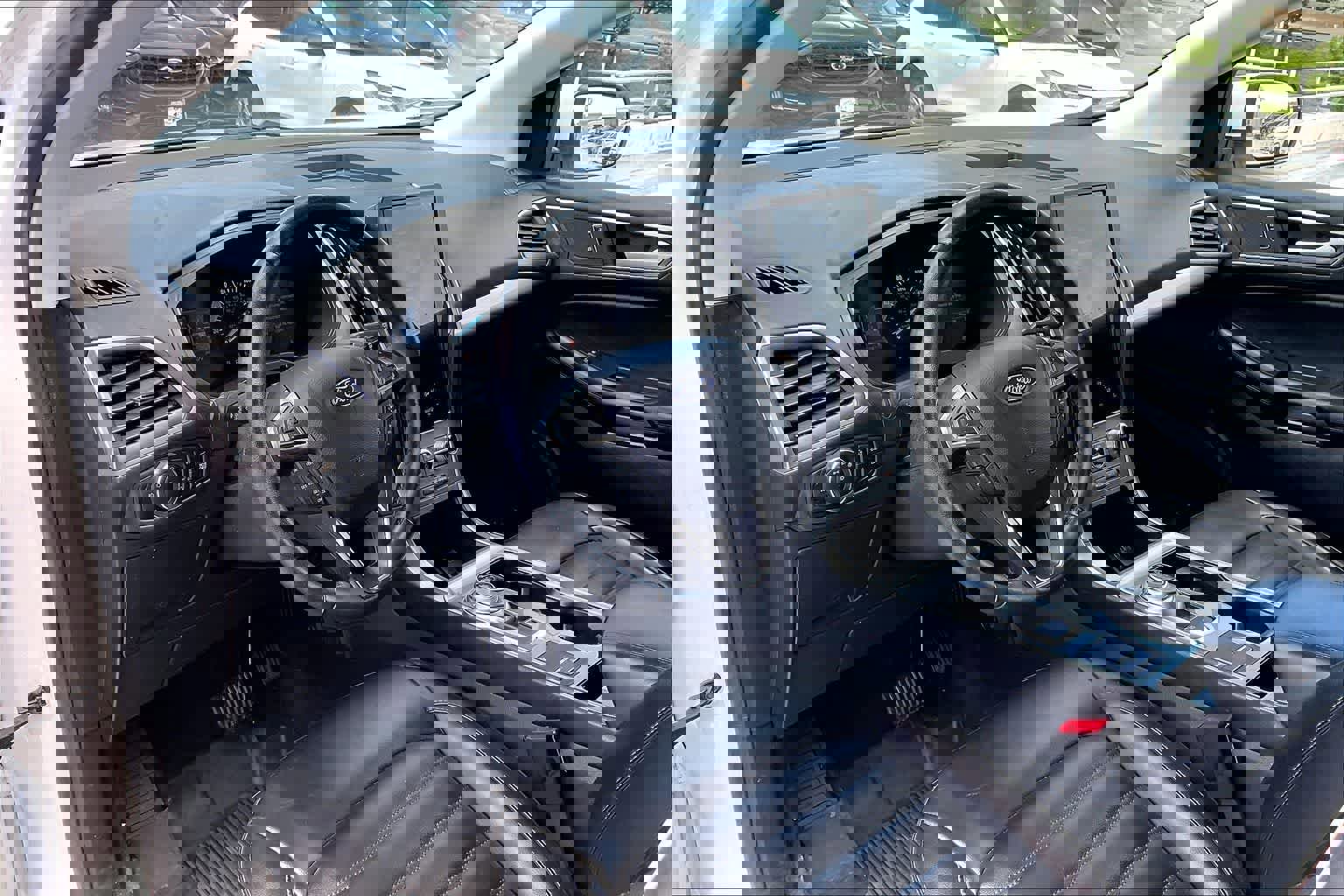 Certified 2024 Ford Edge SEL w/ Convenience Package image 2