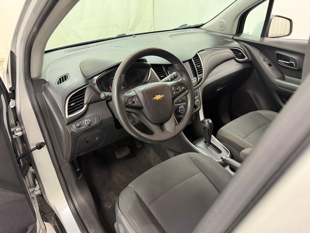 Used 2020 Chevrolet Trax LS w/ Tint and Cruise Package FWD image 20