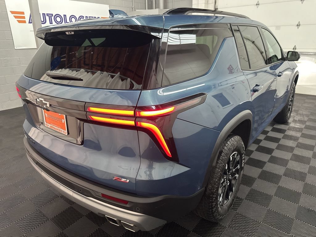 Used 2025 Chevrolet Traverse Z71 w/ Enhanced Driving Package AWD/4WD image 10