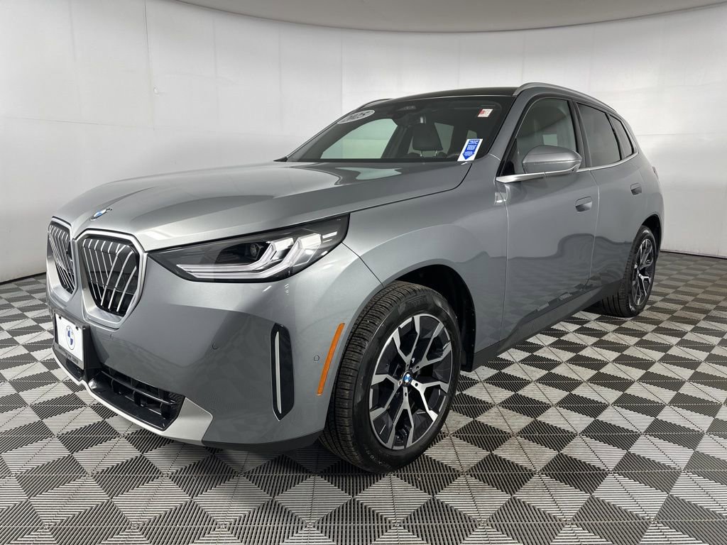 Used 2025 BMW X3 xDrive30i w/ Premium Package image 3