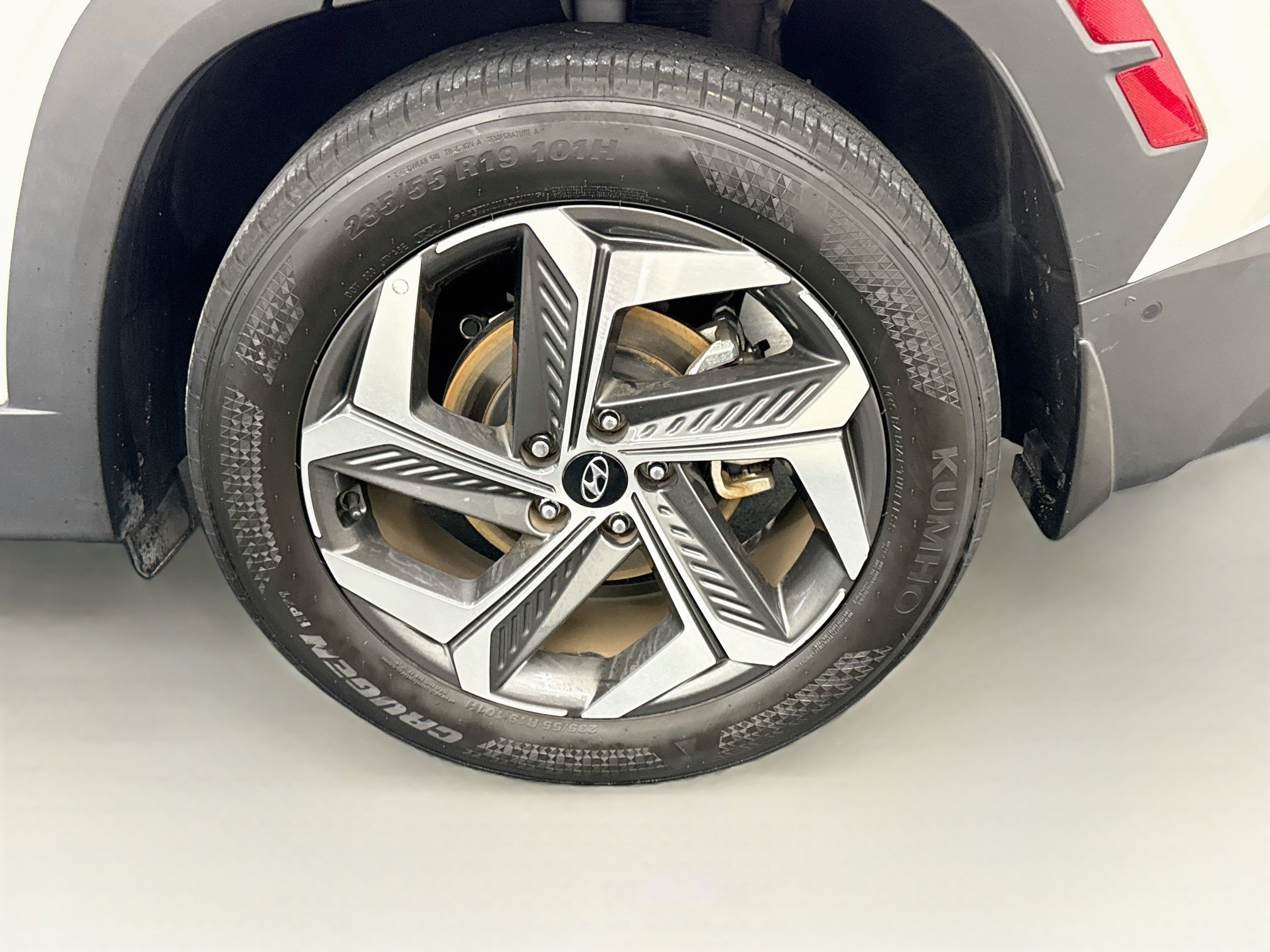 Used 2024 Hyundai Tucson Limited FWD image 11