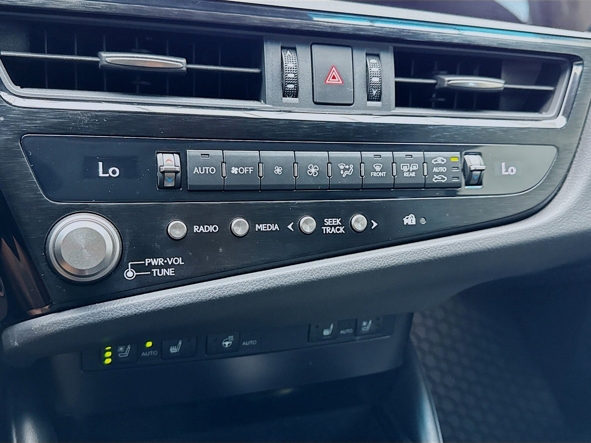 Used 2023 Lexus ES 300h w/ Premium Package FWD image 11