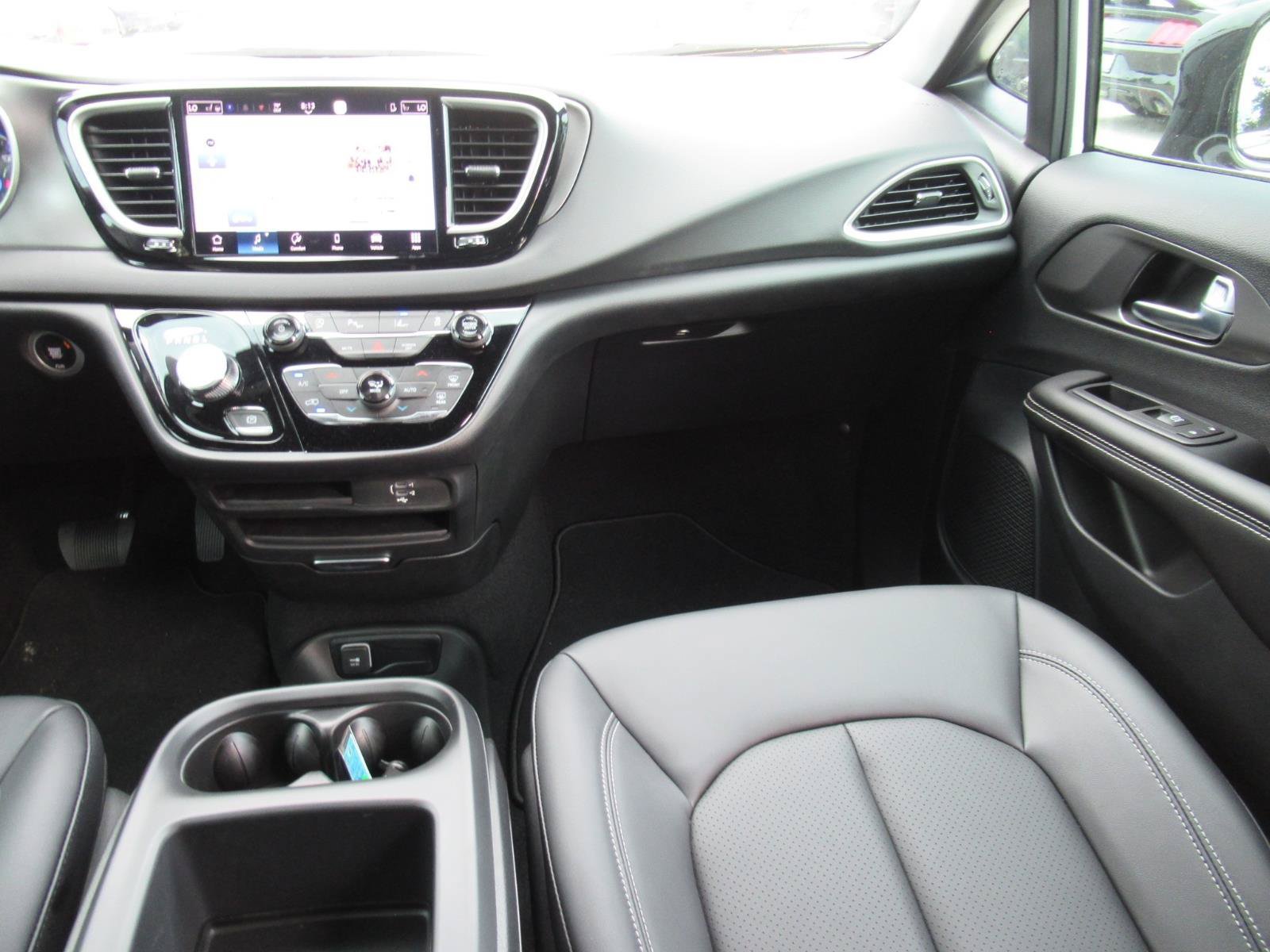 New 2026 Chrysler Voyager LX FWD image 14