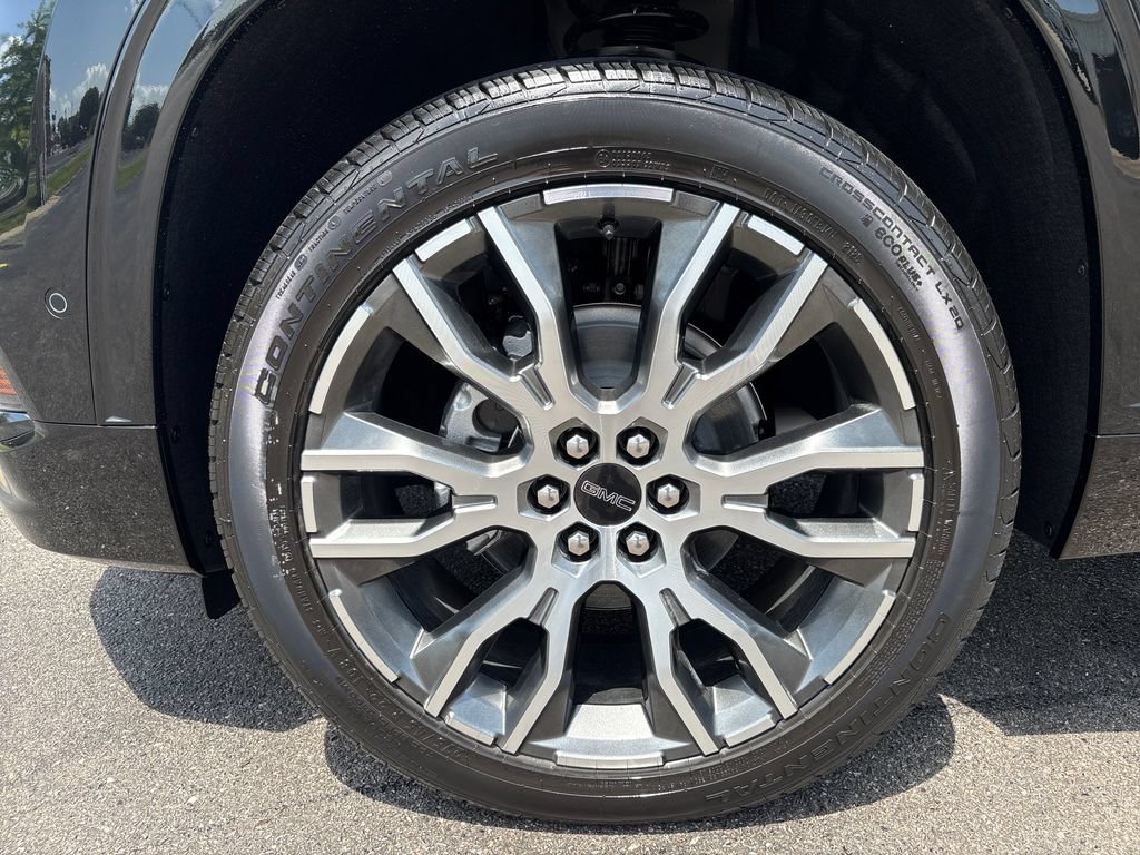 New 2026 GMC Acadia Denali Ultimate w/ LPO, Floor Liner Package AWD/4WD image 56